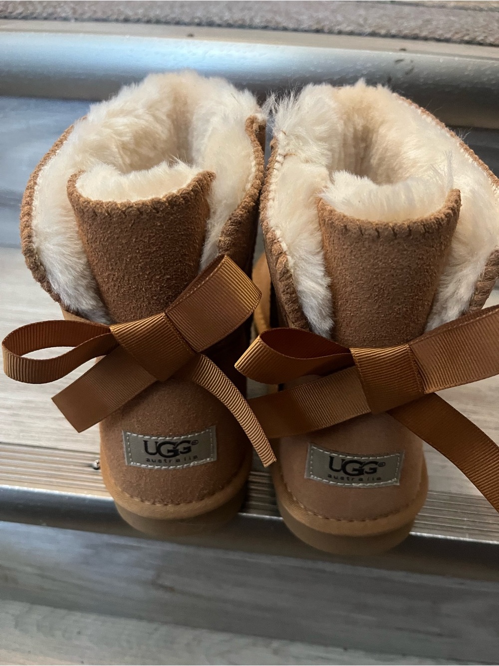 UGG Chestnut Bailey Bow II Shearling Boots - Chestnut